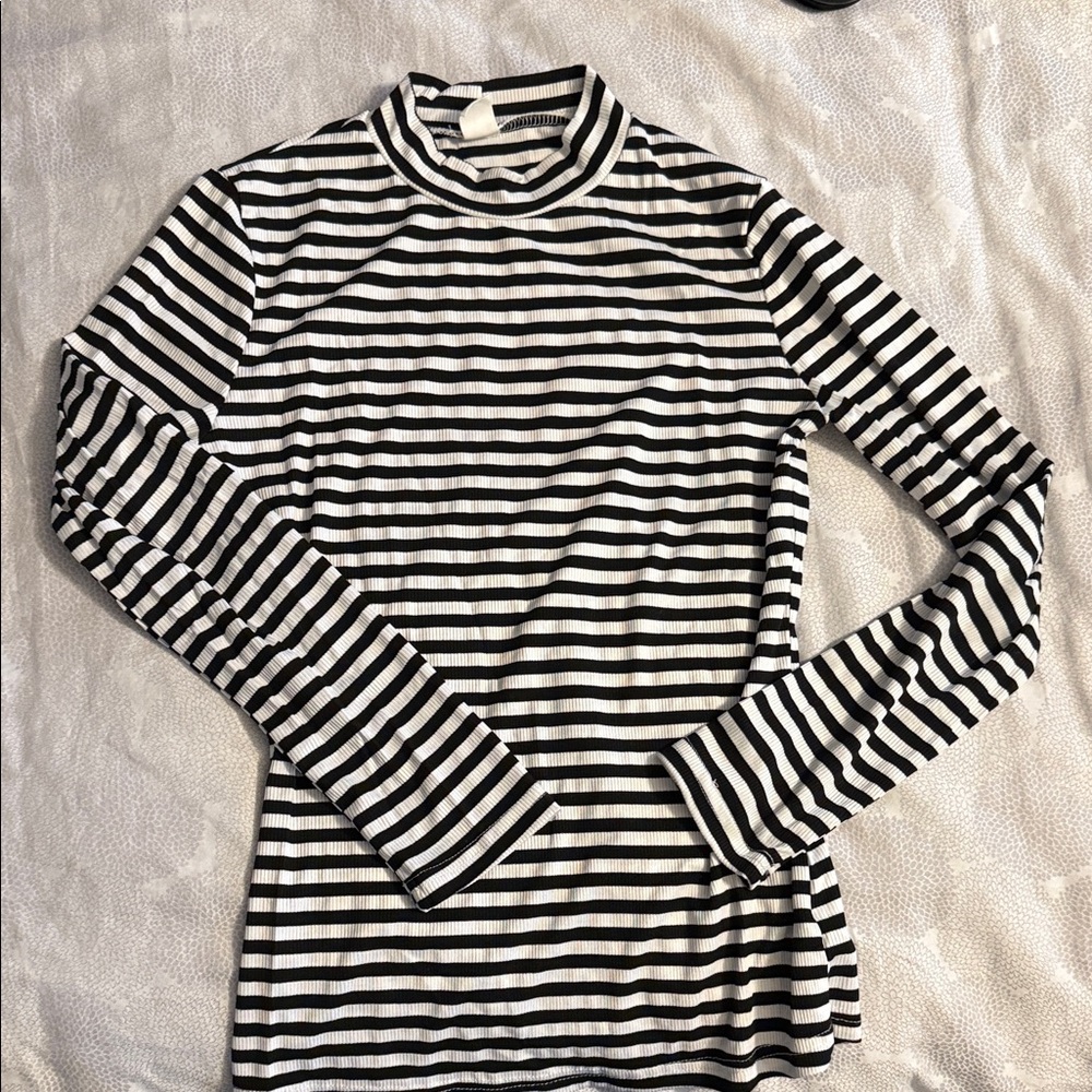 H&M Monochrome Striped Long Sleeve Top